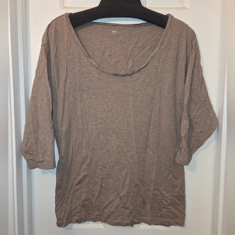 GAP Women's 3/4 Sleeve Soft Lightweight  Tan Top.  Size L.